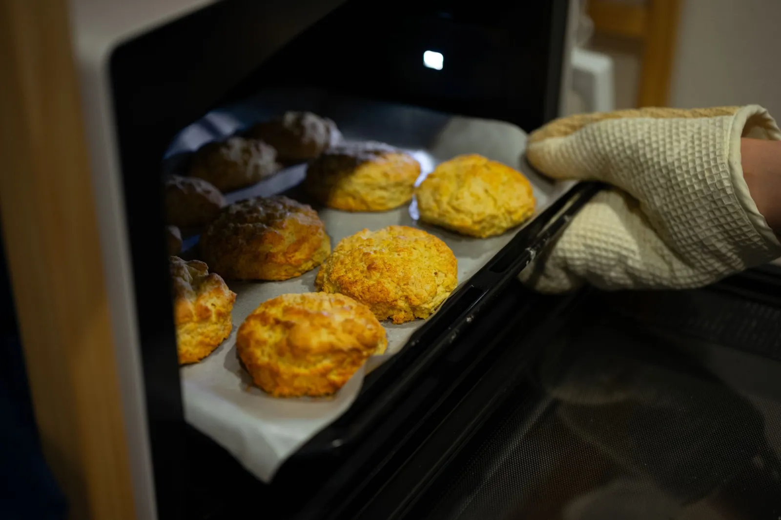 GE appliance repair: muffins baking in a home oven