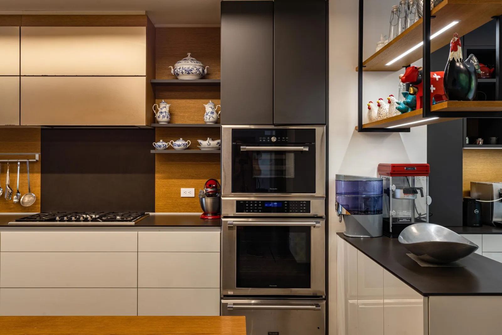 Appliance repair Chantilly, VA: modern kitchen with double wall ovens and gas cooktop